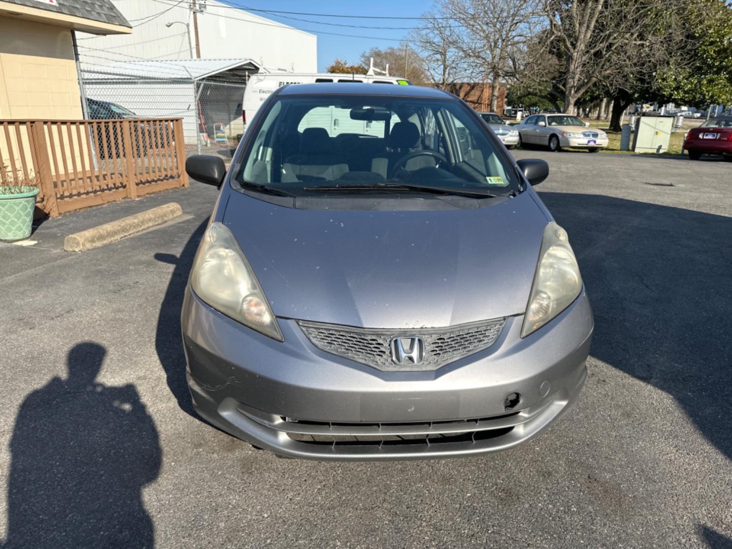 2009 Silver Honda Fit 5-Speed AT (JHMGE88299S) with an 1.5L L4 SOHC 16V engine, 5-Speed Automatic transmission, located at 5700 Curlew Drive, Norfolk, VA, 23502, (757) 455-6330, 36.841885, -76.209412 - Photo#5